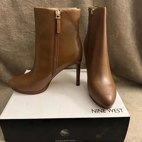 NINE WEST - Quanette Booties
Brown - New in box - Picture 3 of 5